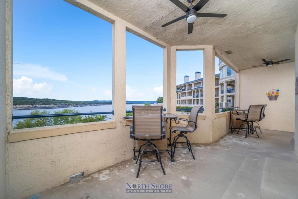 UNIT 2114 - 22 Panoramic Lake View on Lake Travis Apartment in Lago Vista