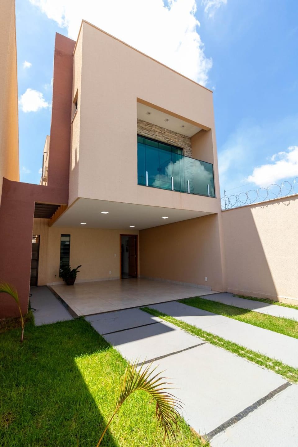 Casa II Piscina Hidro e Churras House in Goiania