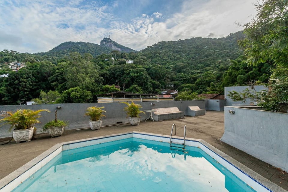 City view, Mountain view, Pool view