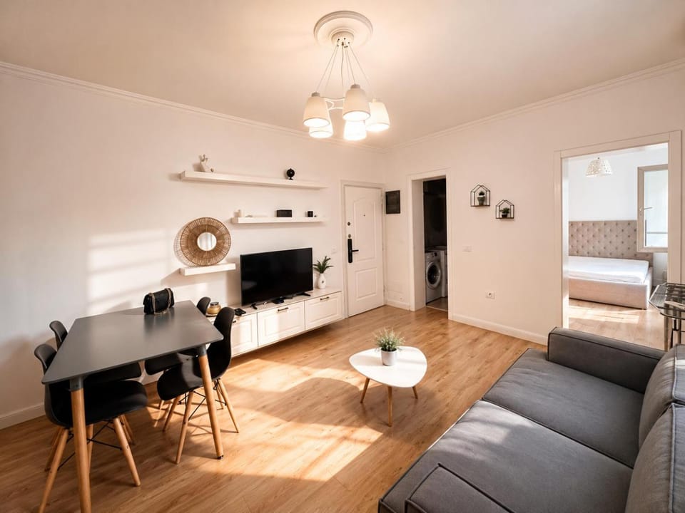 Bed, Kitchen or kitchenette, Living room, Photo of the whole room, Seating area, Dining area, Bedroom