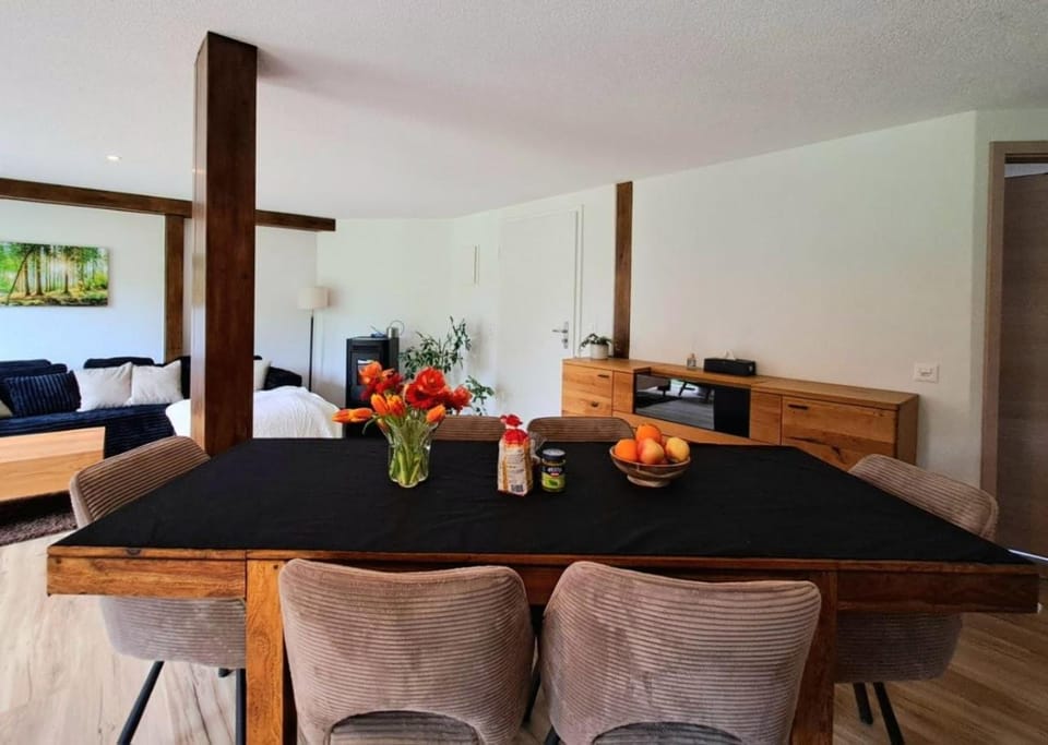 Garden with 2 barbecue areas l 5 minutes from the lake Apartment in Neuchâtel, Switzerland