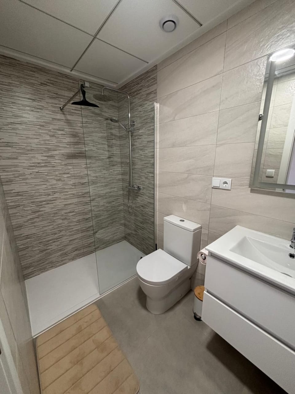 Shower, Toilet, Bathroom