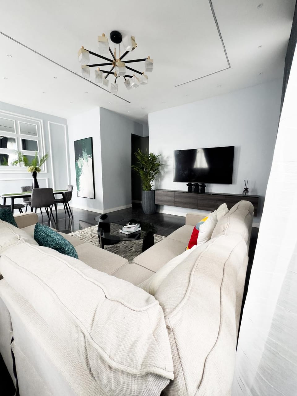 Communal lounge/ TV room, Bed, TV and multimedia, Living room, Photo of the whole room, Seating area, Dining area, Bedroom
