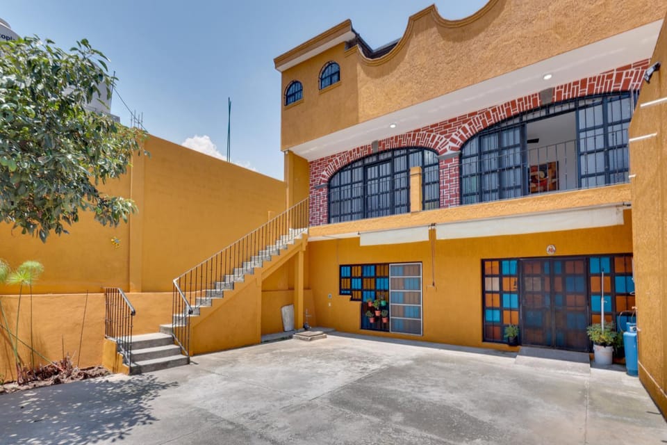 Stylish & Spacious Unit w/ Deck in Cuernavaca House in Cuernavaca