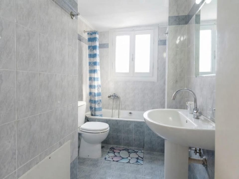 Bathroom, Bath