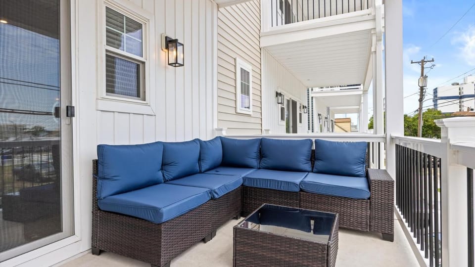 New Build 3 bedroom bath Condo w Pool - Sleeps 12 House in Wildwood
