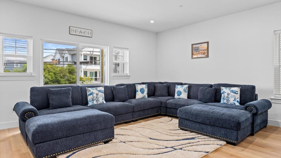 New Build 3 bedroom bath Condo w Pool - Sleeps 12 House in Wildwood