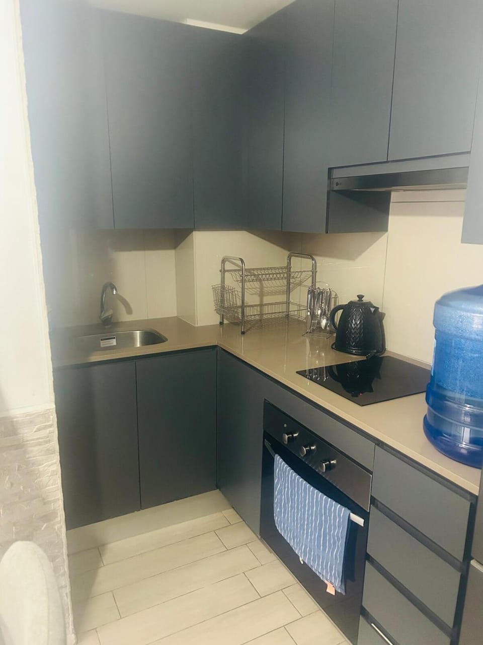 Kitchen or kitchenette, pet friendly, stove