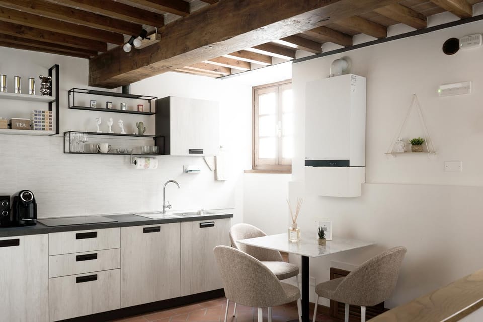 Property building, Bathroom, TV and multimedia, Bedroom, Communal kitchen, Breakfast, internet, kitchen, elevator