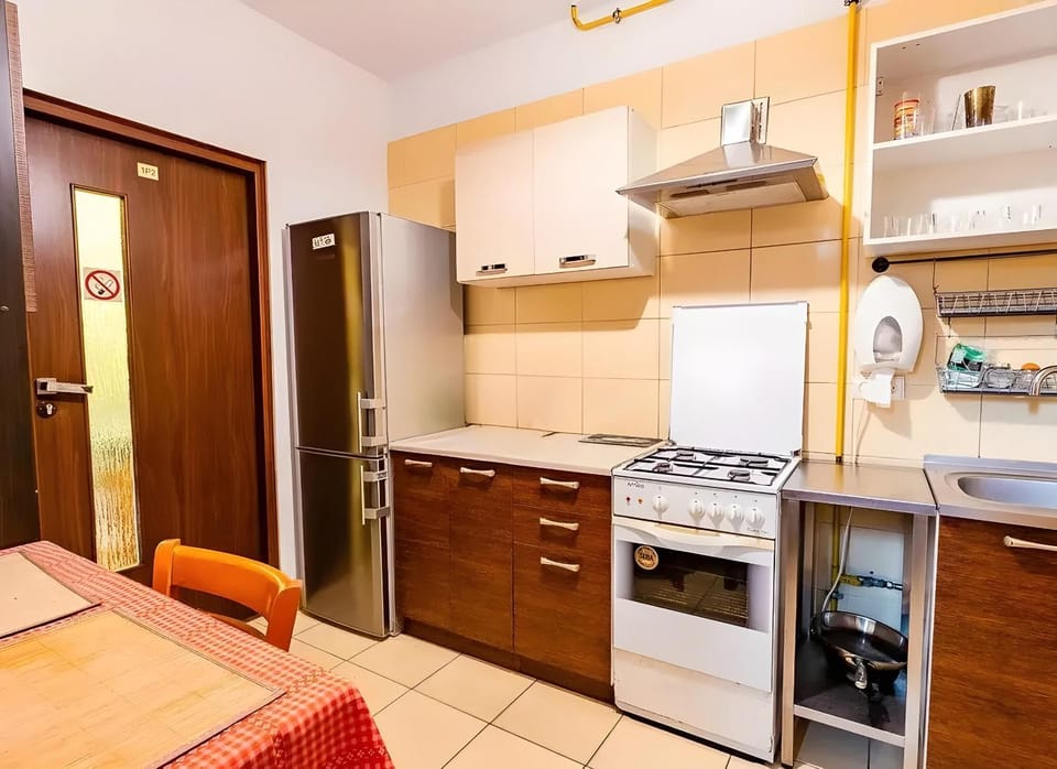 Kitchen or kitchenette, Kitchen or kitchenette, oven, stove