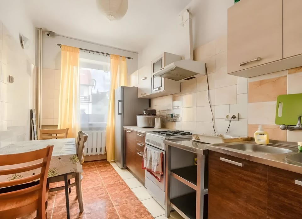 Kitchen or kitchenette, Kitchen or kitchenette, Dining area, oven, stove