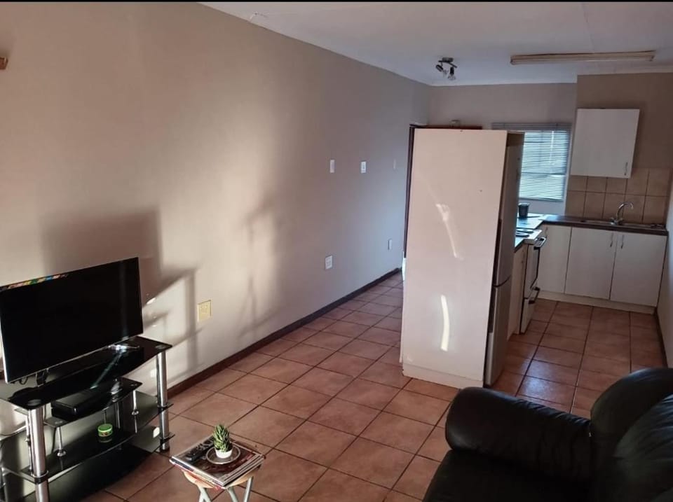 Pioneer Park Residence Secure 2 Bed Amajuba Mall Apartment in KwaZulu-Natal