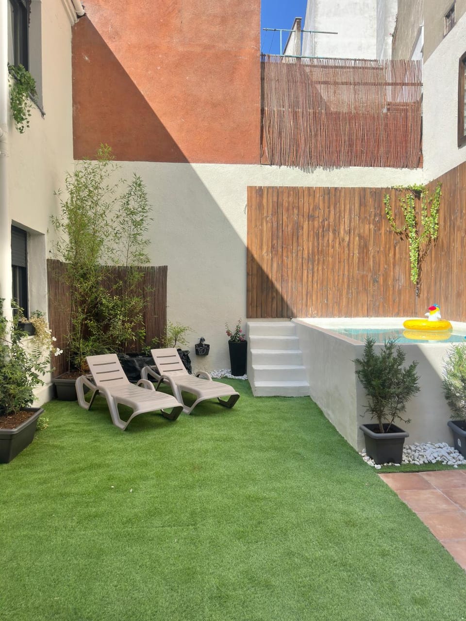 Patio, Garden, Garden view, sunbed