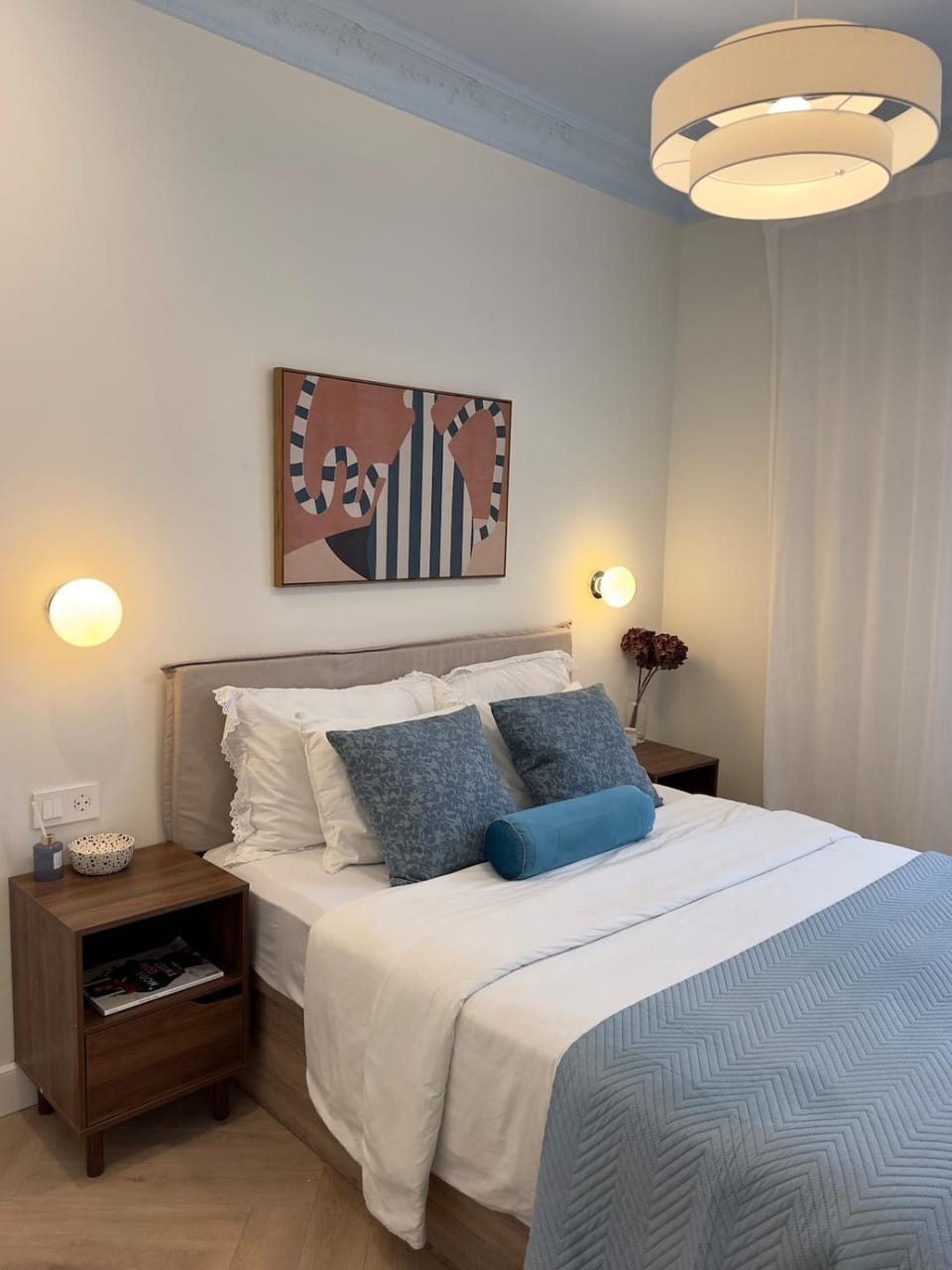 Bed, Photo of the whole room, Bedroom