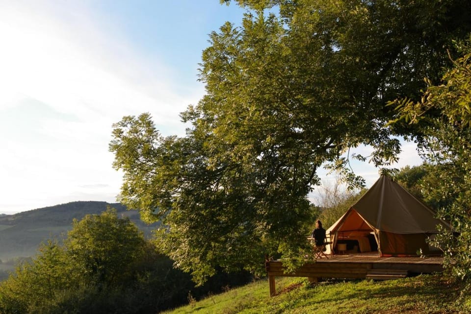 Tente de glamping avec piscine Luxury tent in Occitanie