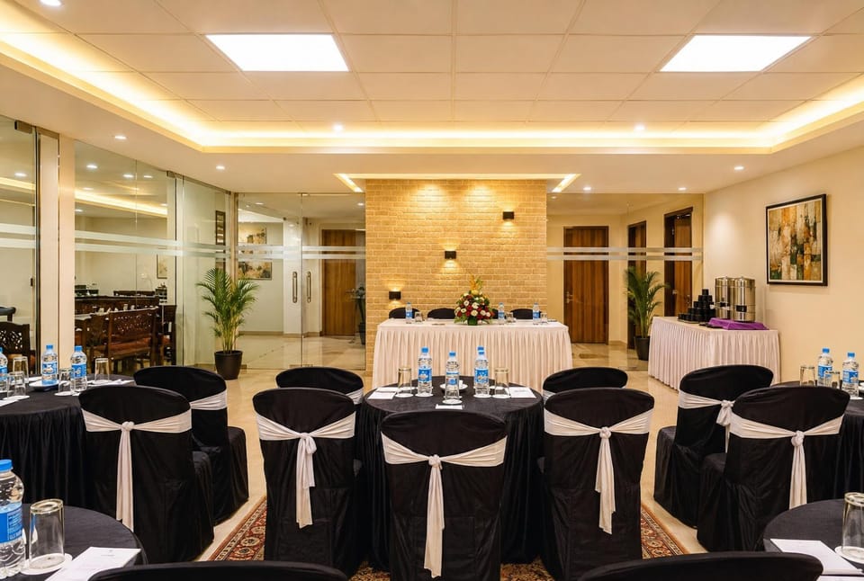 LUXURY SWIMMING POOL HOTEL TF RESORT - CALANGUTE GOA - restaurant & bar - fitness center - gym, free Wi-Fi, & free parking - BEST HOTEL IN GOA Vacation rental in Calangute