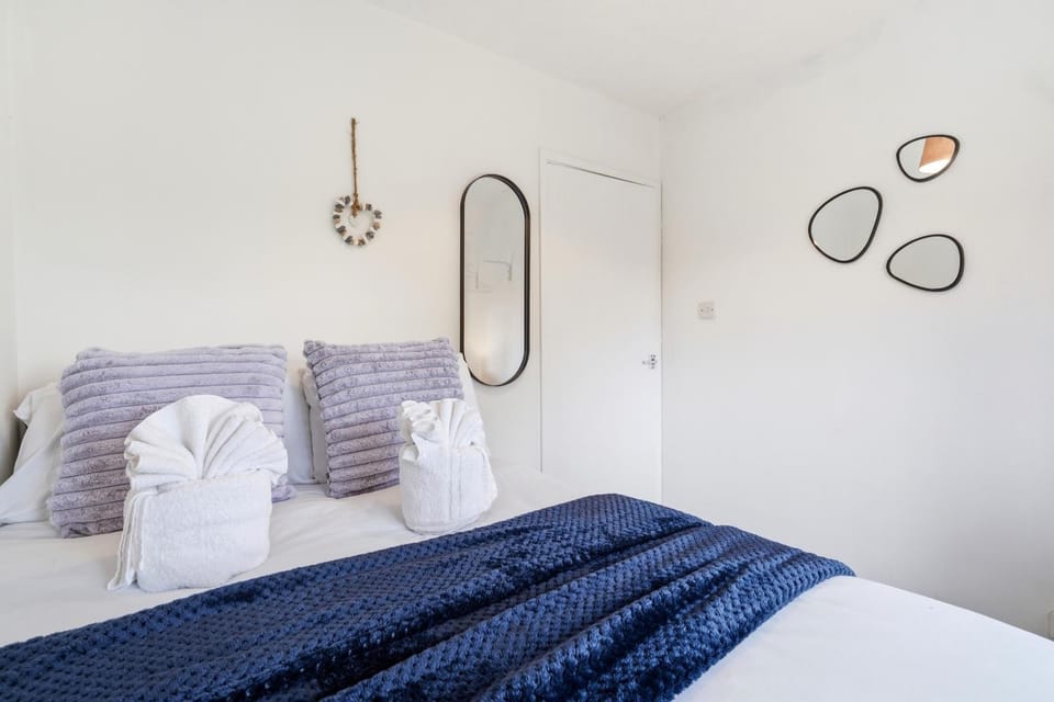 Bed, Bedroom, wardrobe
