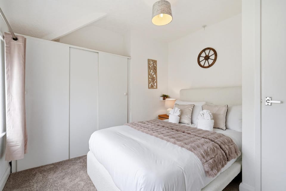 Bed, Bedroom, wardrobe