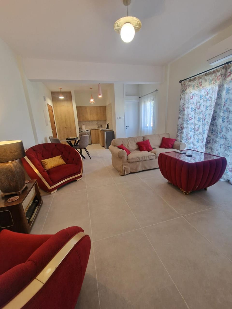 Living room, Seating area