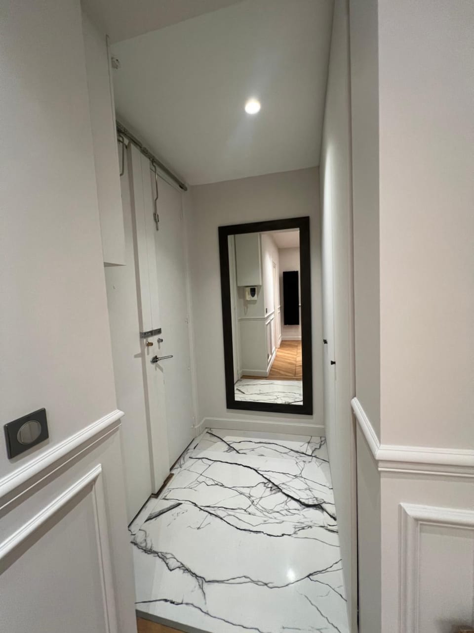 Paris Champs Elysées Apartment in Paris