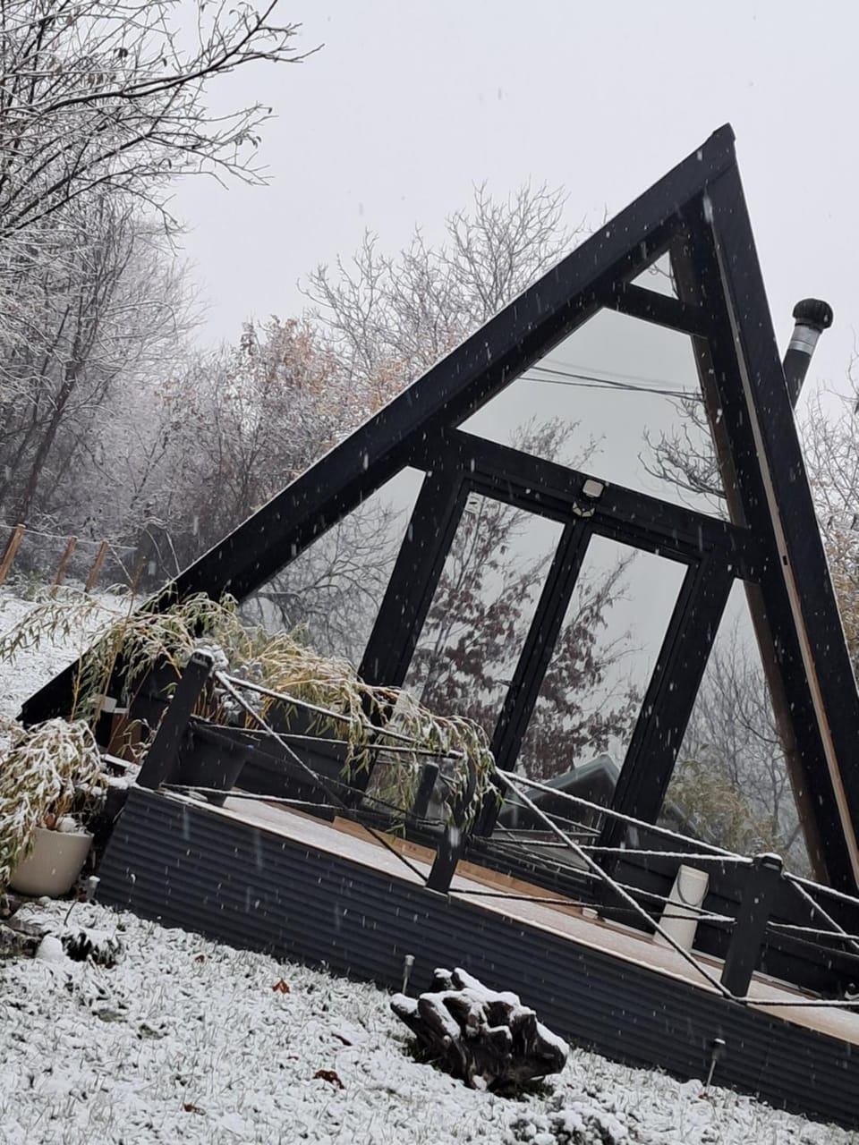 A frame ti i ja House in Serbia
