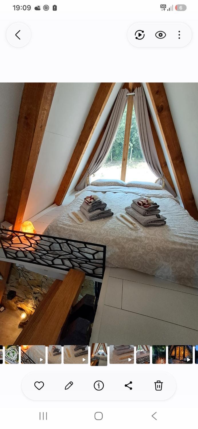 A frame ti i ja House in Serbia