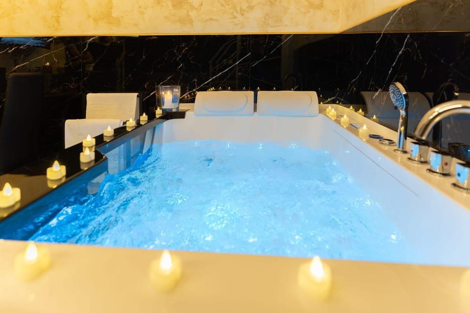 Hot Tub, Pool view