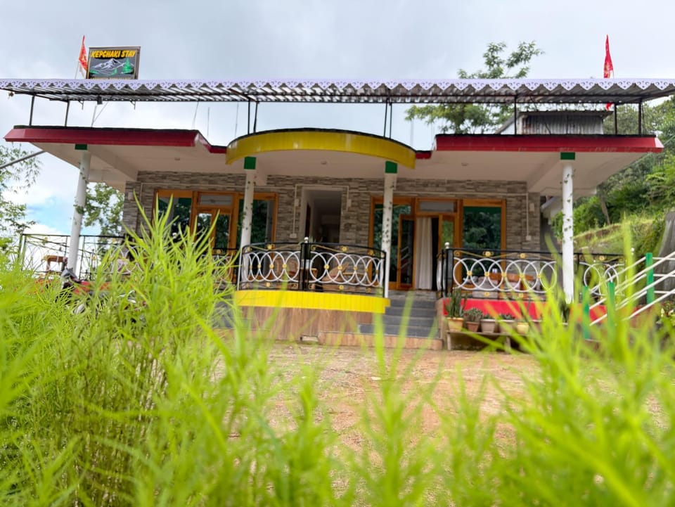 Property building, Day