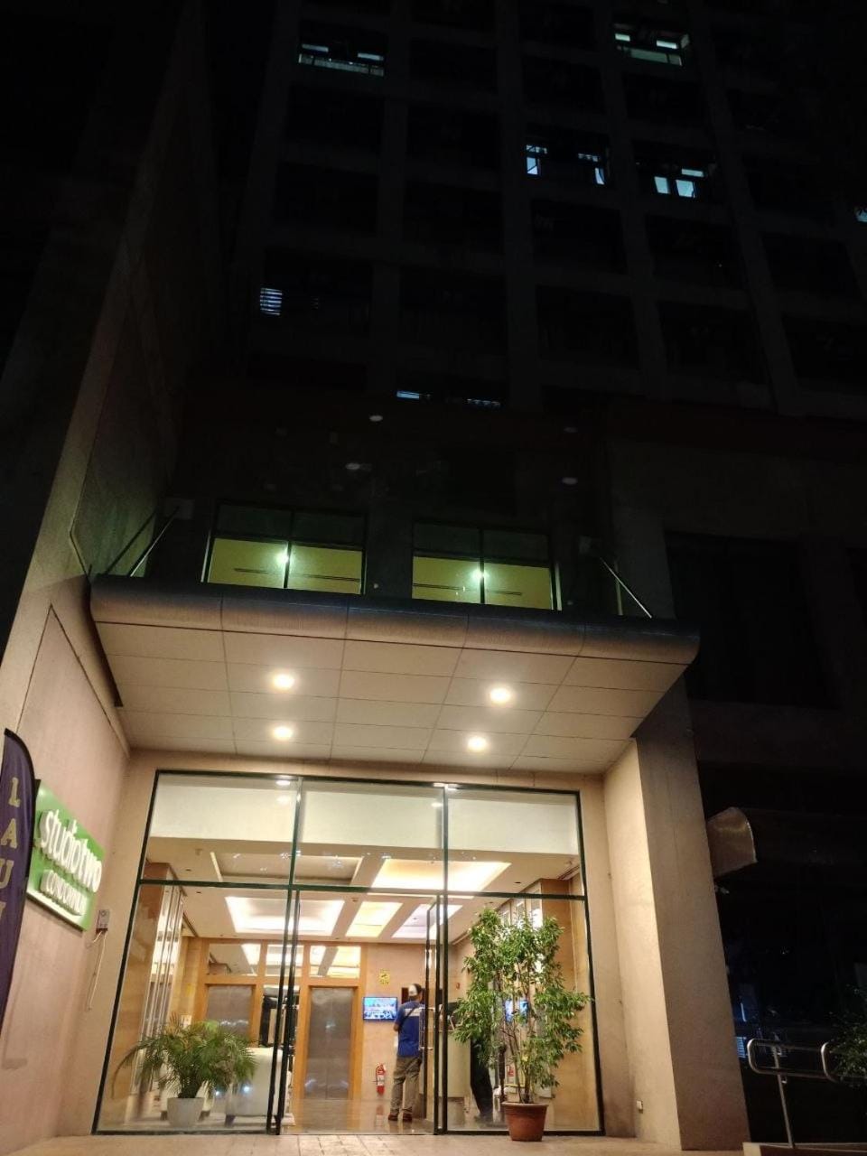Cozy City Escape Alabang Apartment in Muntinlupa