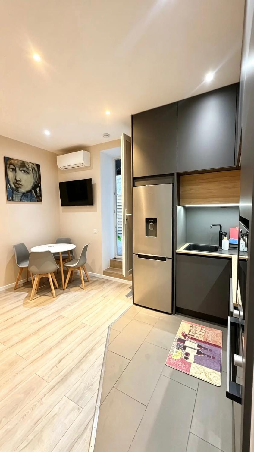 Jannette Villa Apartment Cozy Two-Bedroom Escape, Minutes from Monte-Carlo Casino Apartment in Avenue du Carnier