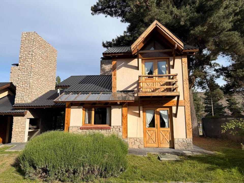 Cabaña individual Ayelen Andina 2 habitaciones con pileta Campground/ 
RV Resort in Esquel