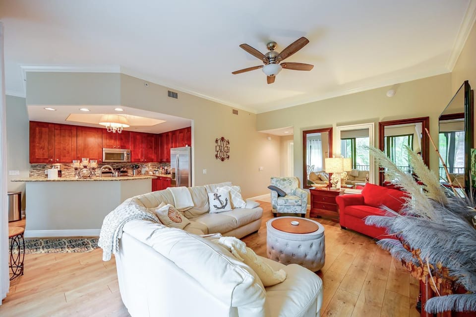 Your Dream Vacation Awaits in Naples! Luxury Condo House in East Naples