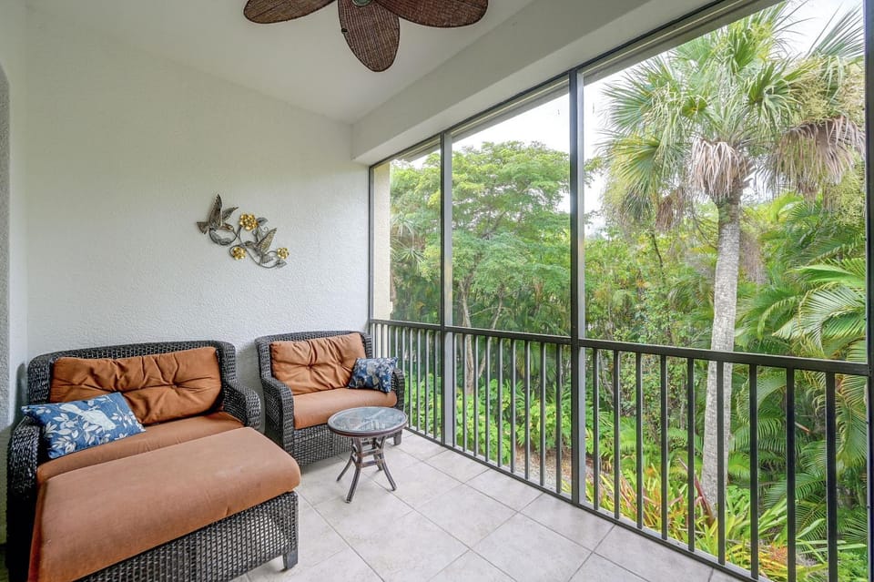 Your Dream Vacation Awaits in Naples! Luxury Condo House in East Naples