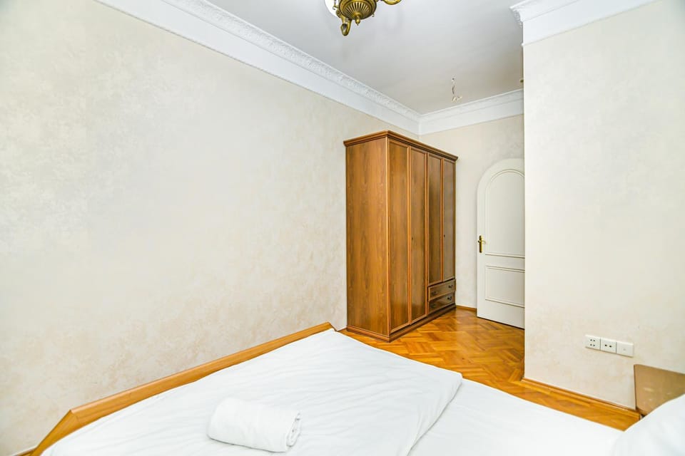 Bed, Photo of the whole room, Bedroom, wardrobe