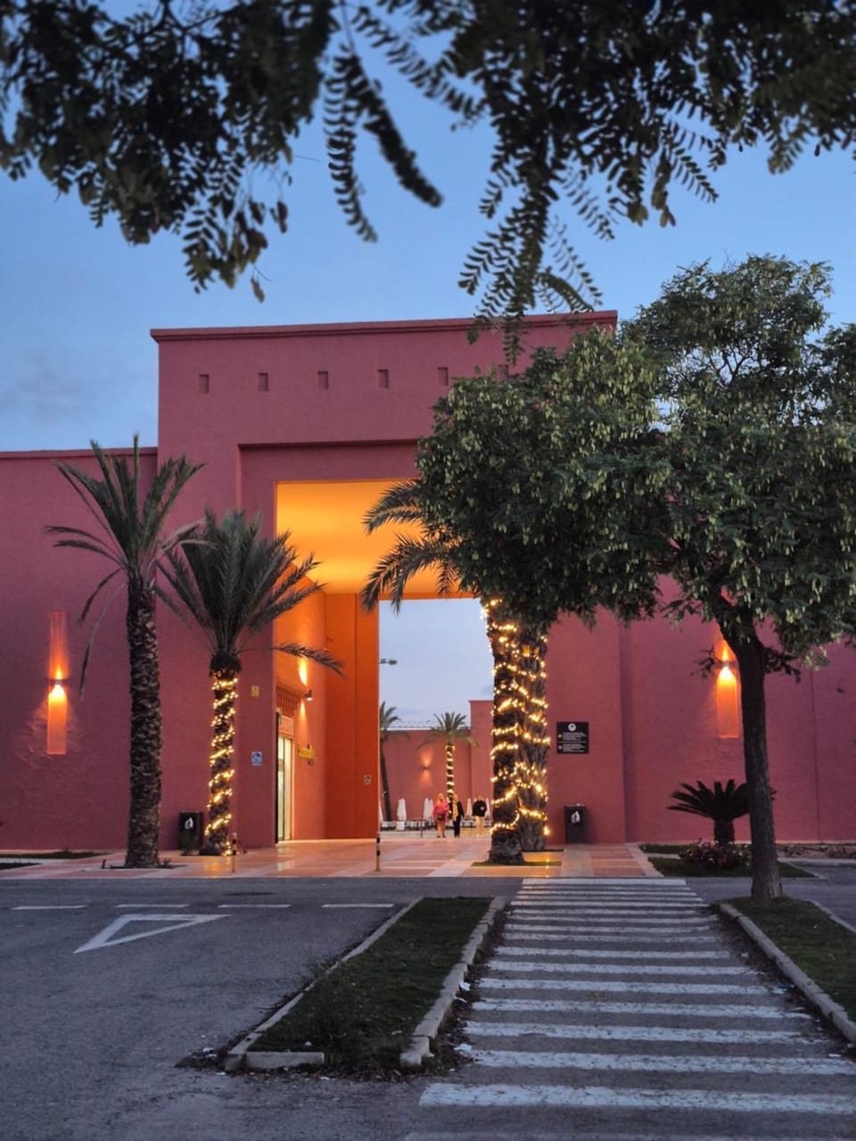 Facade/entrance