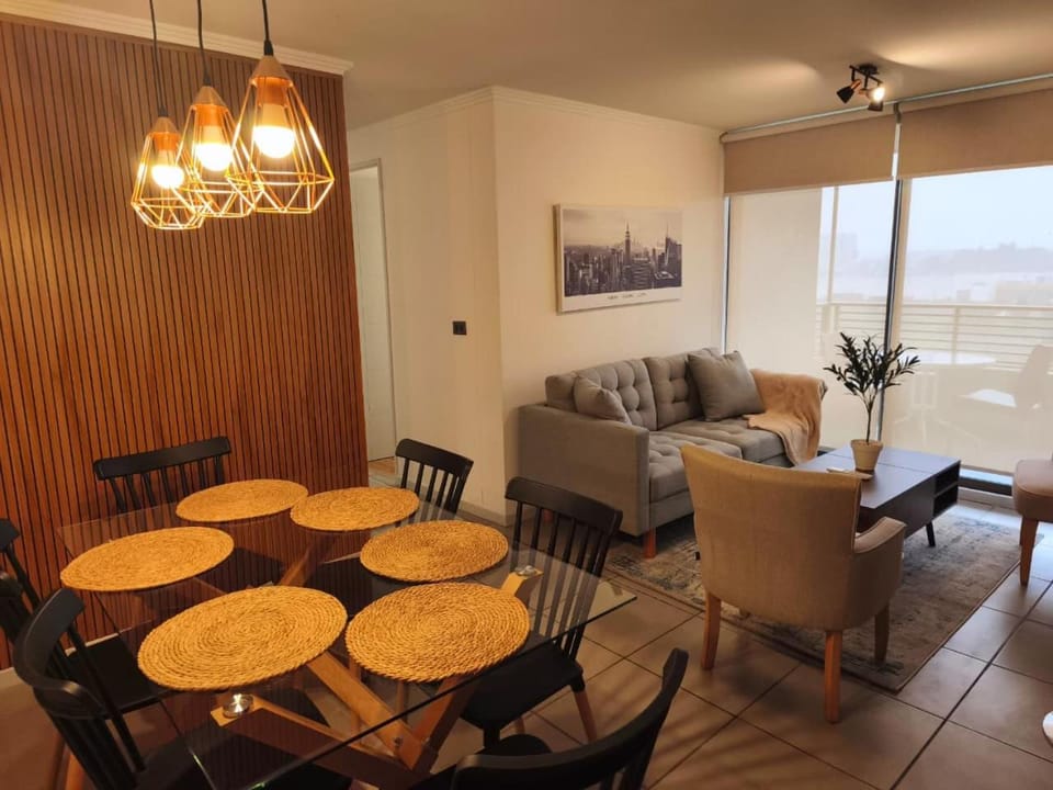 Amplio, acogedor y central depto 3D 2D 1E Apartment in Los Ángeles