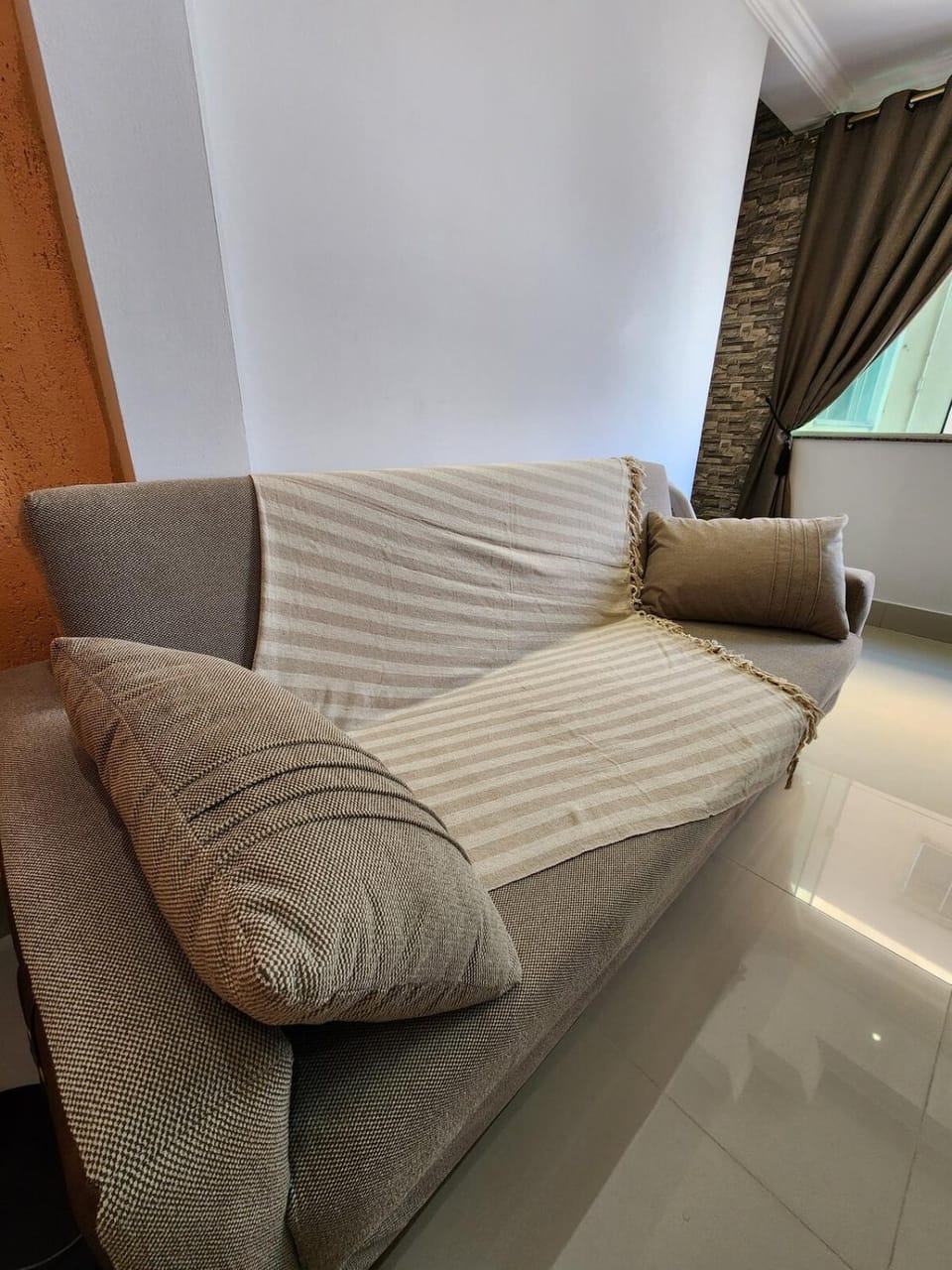 Bed, Living room