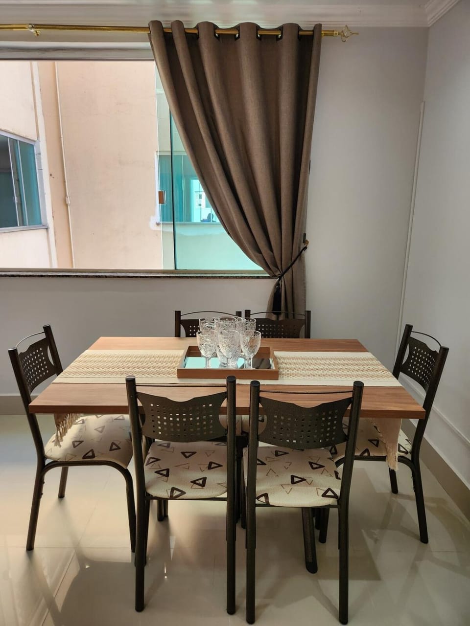 Living room, Seating area, Dining area, Meals