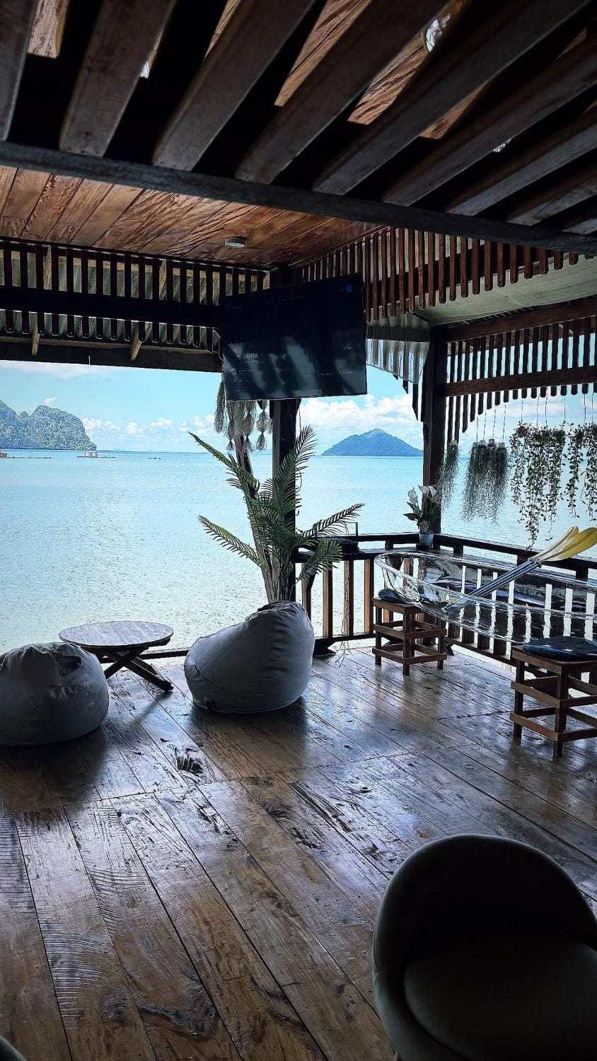 Patio, Day, Natural landscape, View (from property/room), Balcony/Terrace, Living room, Seating area, Dining area, Sea view