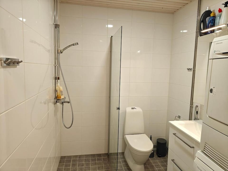 Modern Aparment - Next to Station - Self Check-in Apartment in Helsinki