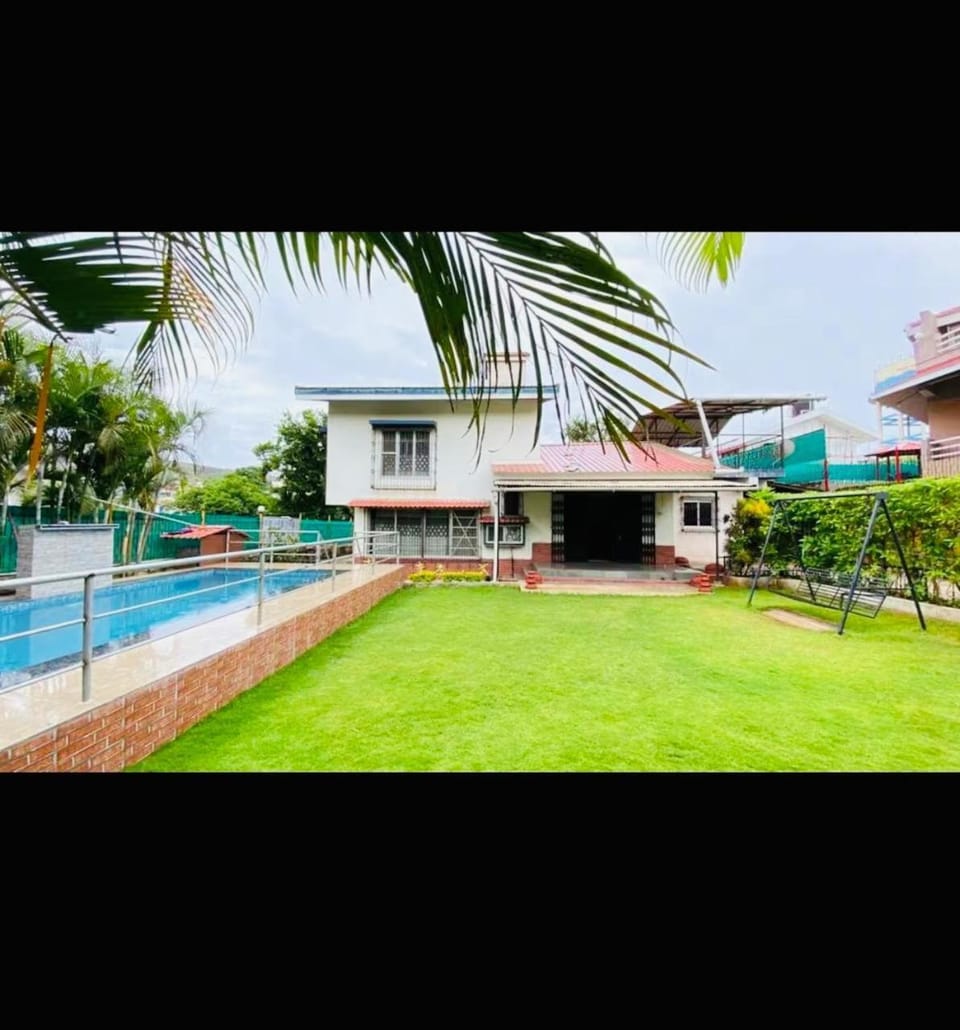 Property building, Day, Garden, Garden view, Pool view, Swimming pool