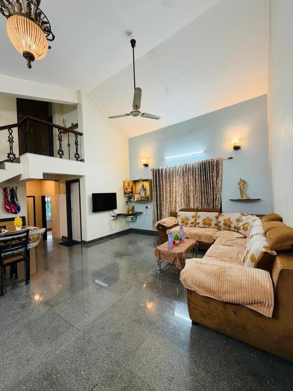 TV and multimedia, Living room, Seating area