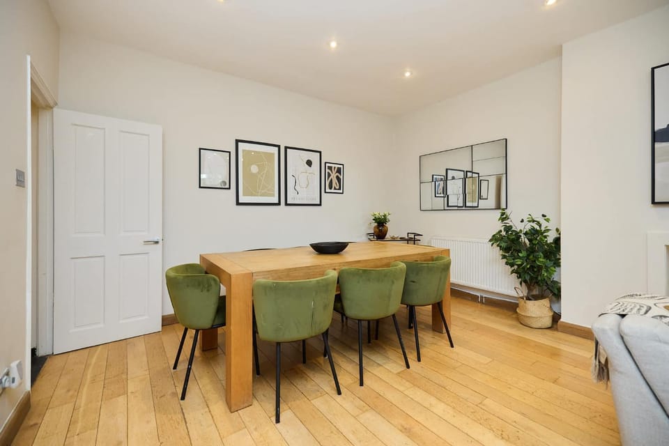Kensington Garden Flat with Office & Outdoor Space Apartment in Derby