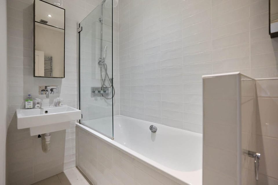 Kensington Garden Flat with Office & Outdoor Space Apartment in Derby