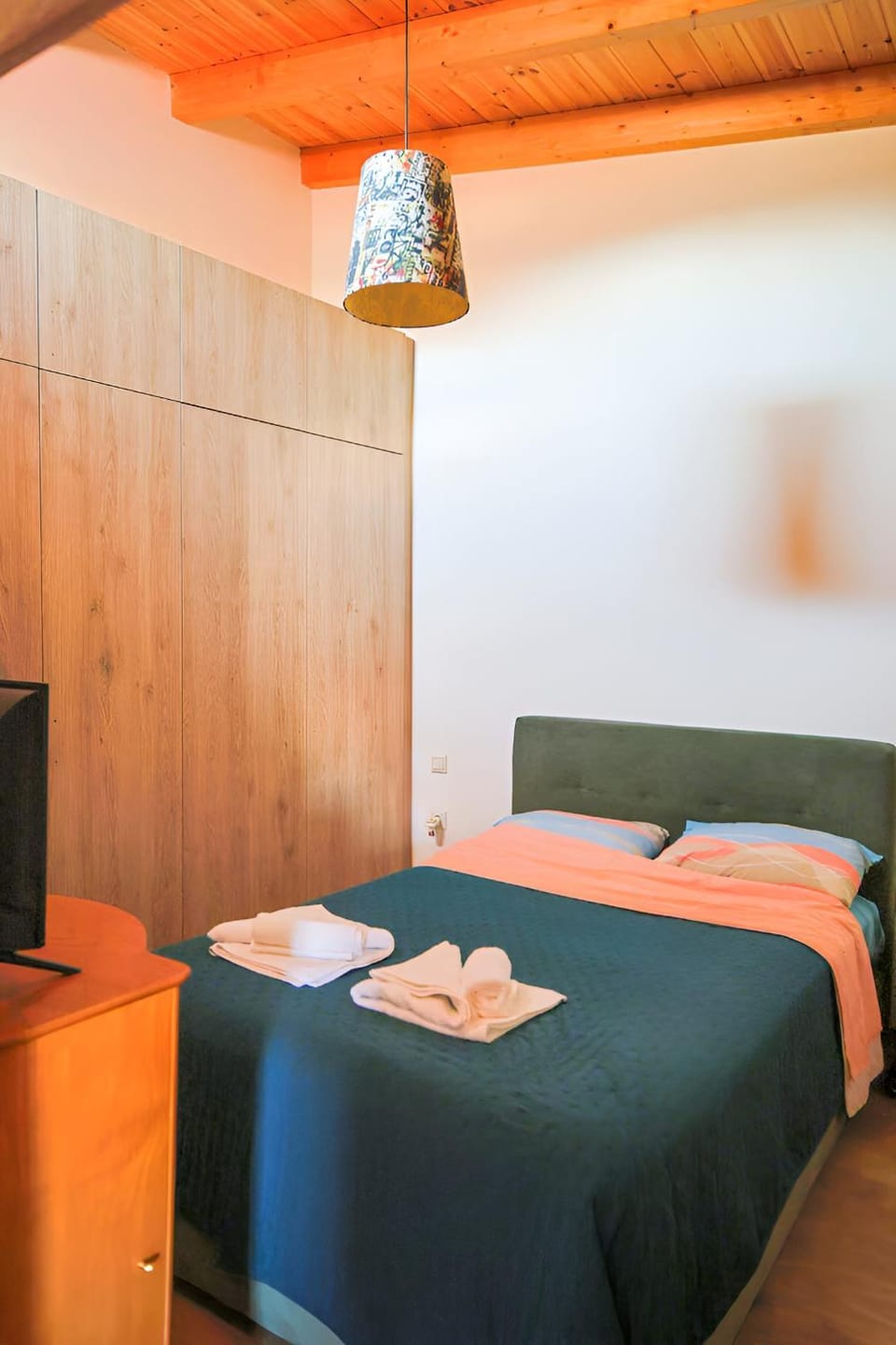PeachPine Loft - Escape Near Sea & Athens Airport Apartment in Decentralized Administration of Attica