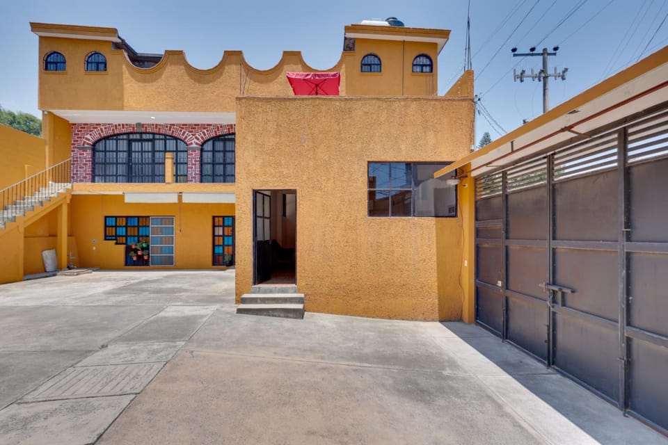7 Mi to Borda Garden, Guest House w/ Courtyard House in Cuernavaca