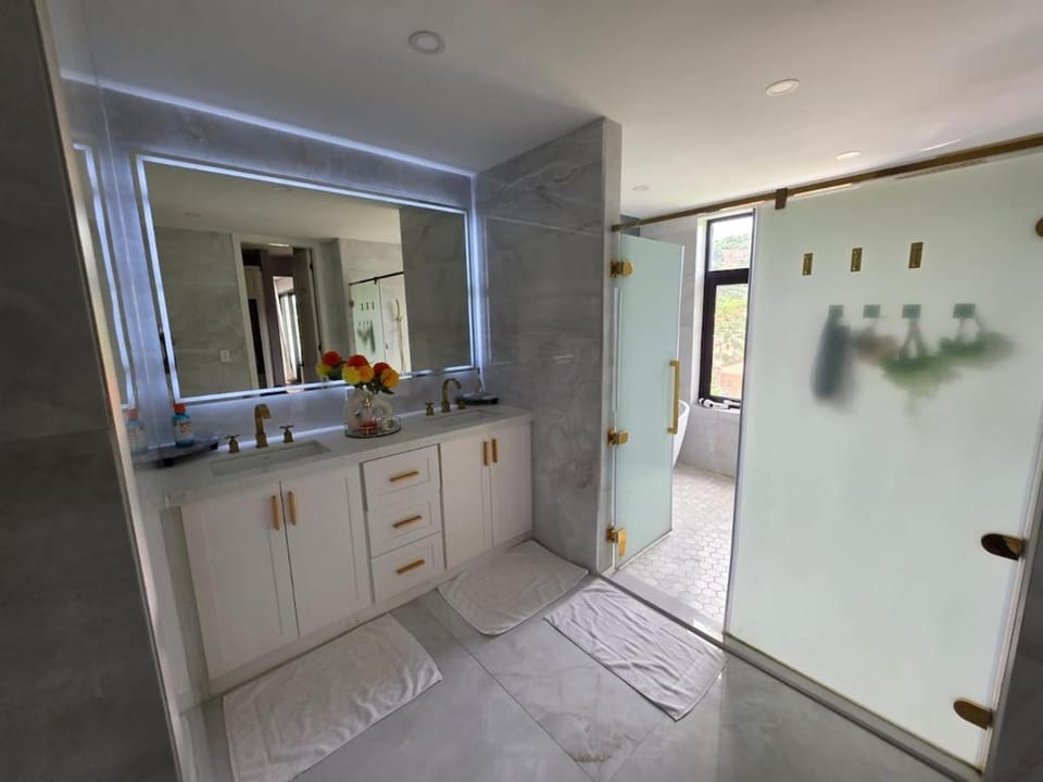 Villa Rosewood Luxury 4BR Villa Private Pool Villa in Saint George