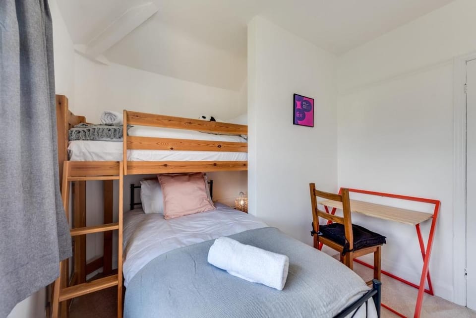 Cosy 3BR House with free parking House in Oxford