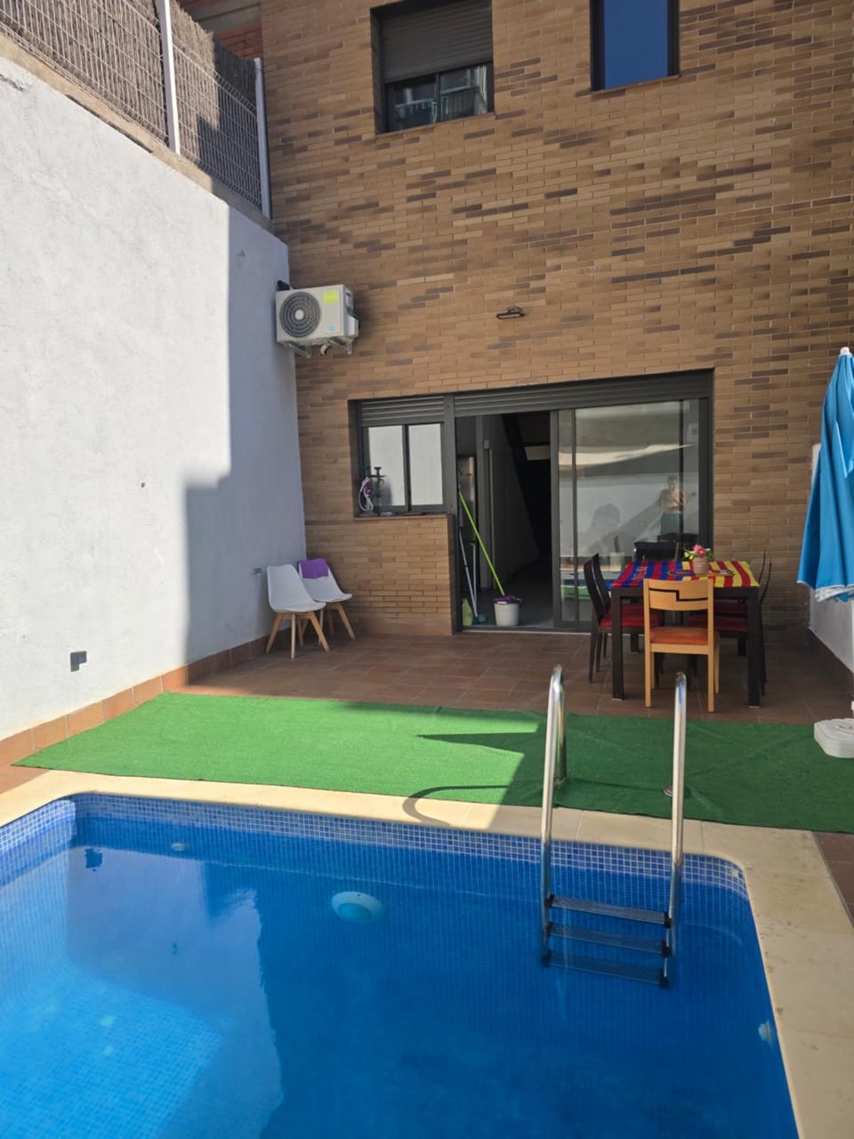 Swimming pool