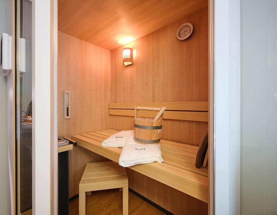 Sauna, towels
